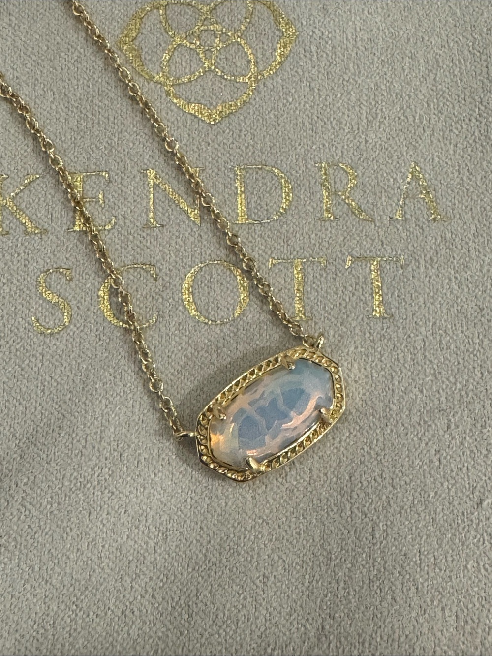 Kendra Scott Gold Pendant Necklace - Picture 3 of 4